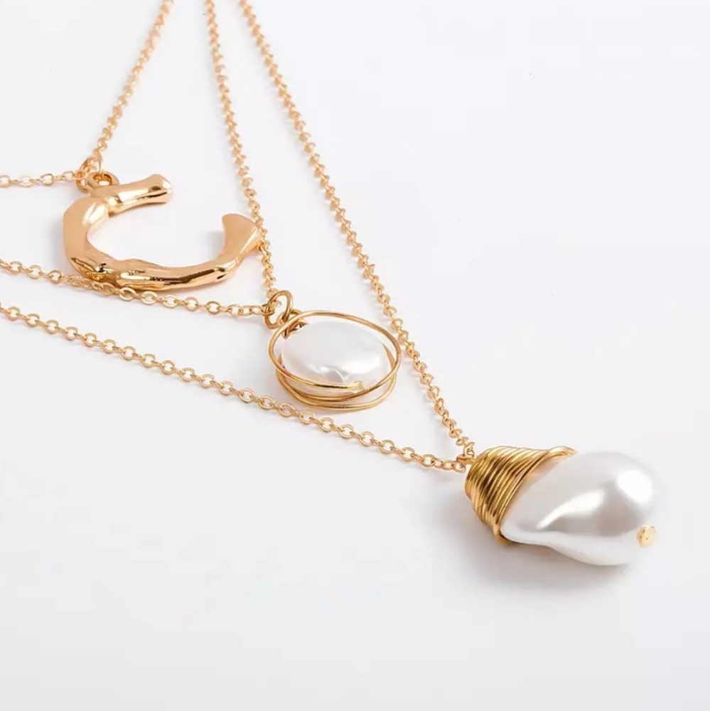 *Stevie* Faux Pearl Necklace - Picture 6 of 6